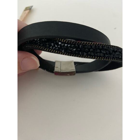 black cuff bracelet - Picture 4 of 4